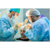 clínica que faz procedimento de implante capilar Cuiabá Amambai